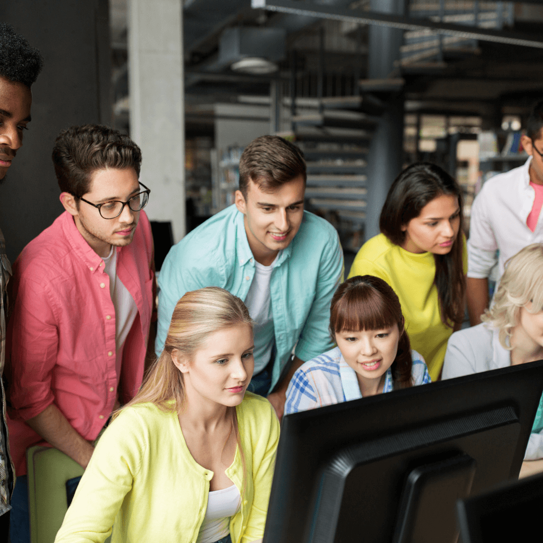 We are hiring! Community Program Intern in Montreal